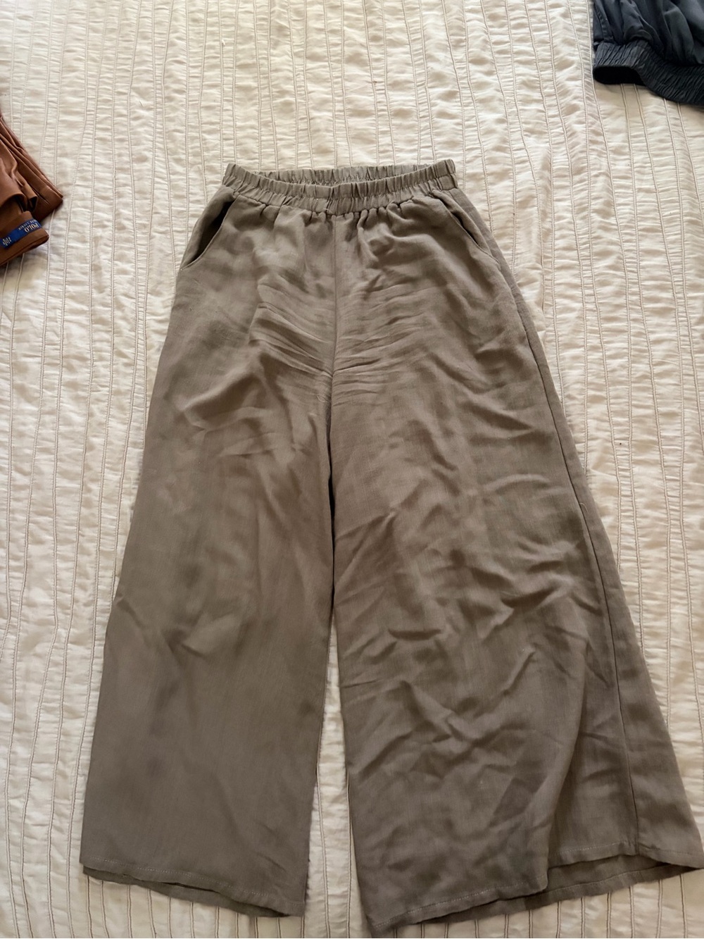Carly Jean Los Angeles Wide-Leg Olive Green Women's Pants